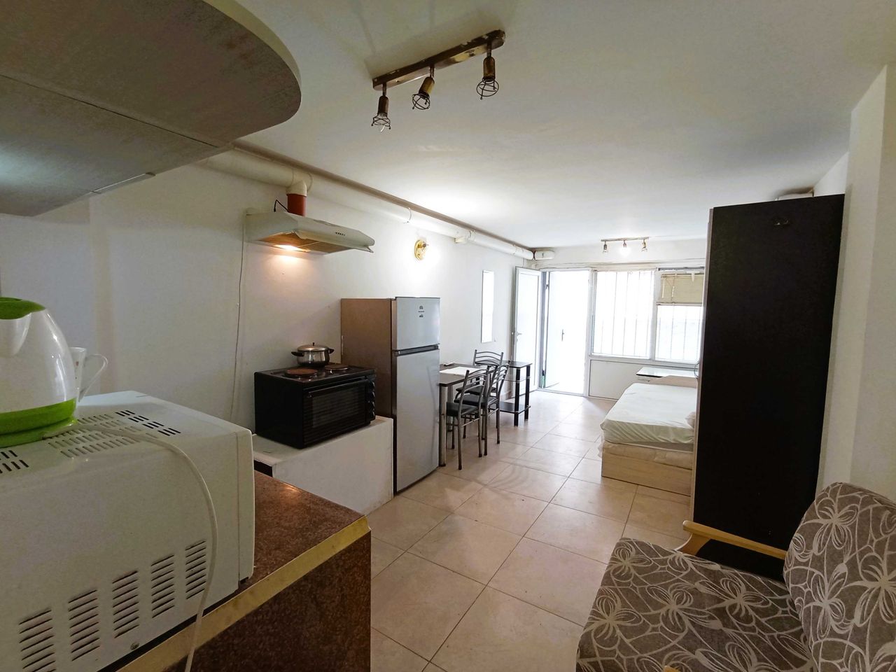 Продава се Едностаен апартамент в Варна, Възраждане 2 - 30 кв.м за 2167 €/кв.м - Снимка #2