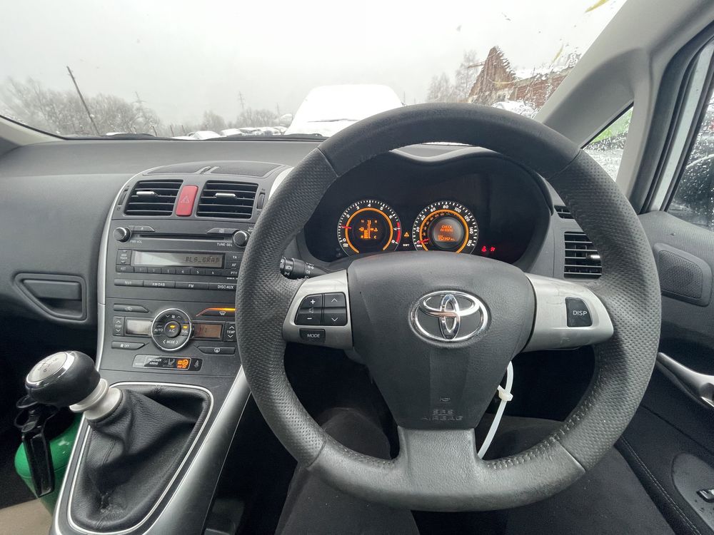 На Части Toyota Auris 1.6 ValveMatic 132к.с 2011г. НА ЧАСТИ