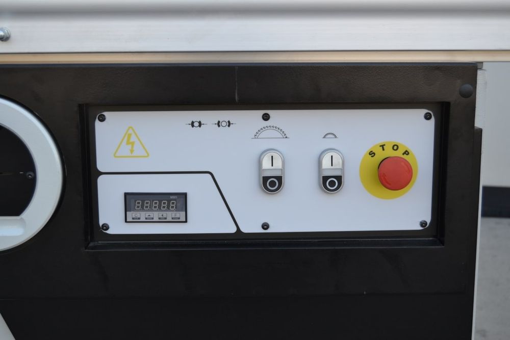 По заявка италиански ЧИСТО НОВ форматен циркуляр с карета на 3200 мм.