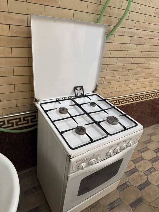 Продам газувую плиту GEFEST