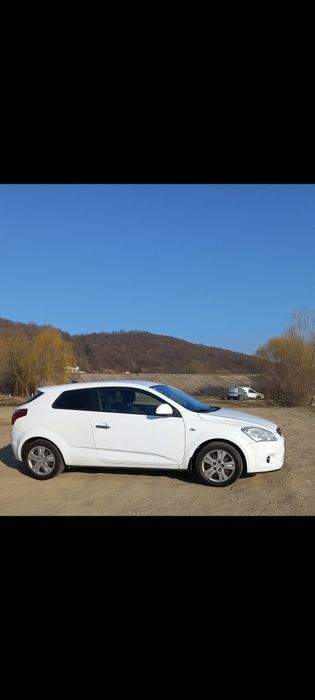 Vand kia ceed coupe 2008, motor 1.4, 110 cp,benzina,