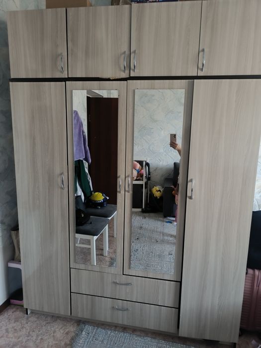 Продам шкаф б/у .