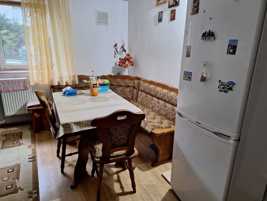Închiriez apartament