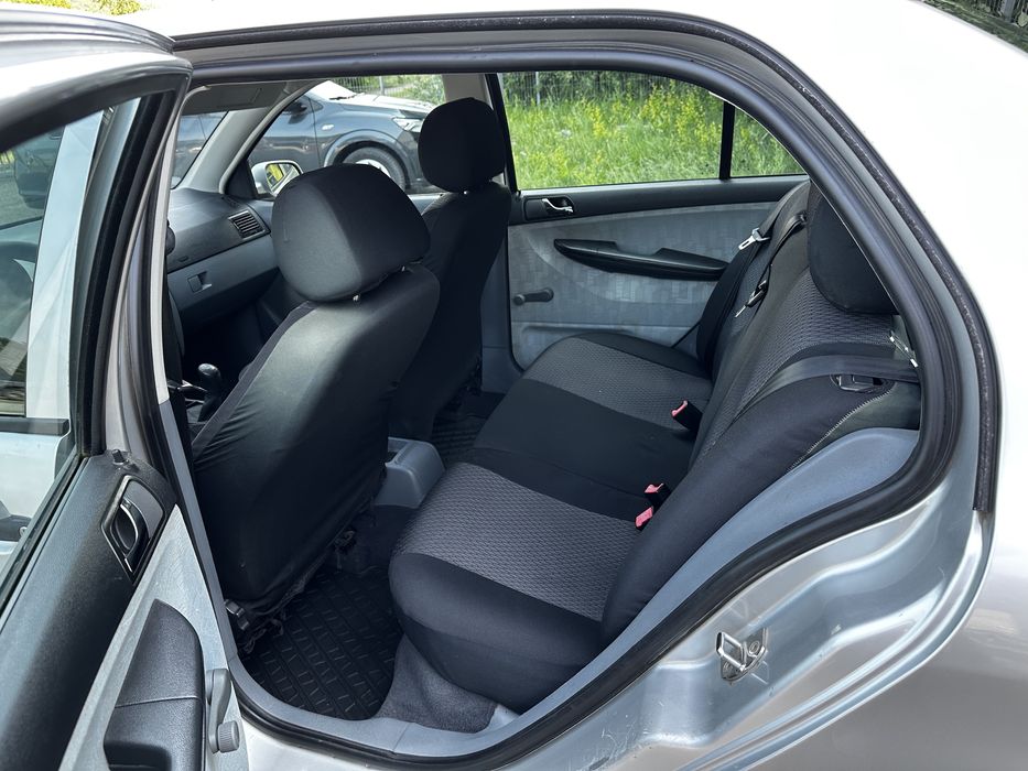 Skoda Fabia 2004 benzina 1.4 Mpi ! Impecabila
