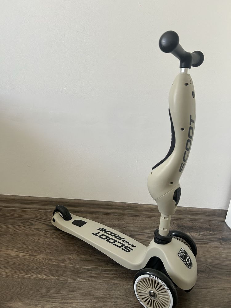 Vând trotineta SCOOT and RIDE
