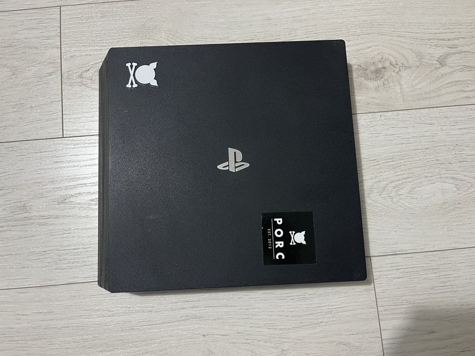Playstation 4 Pro 1 TB Plus 11 Jocuri