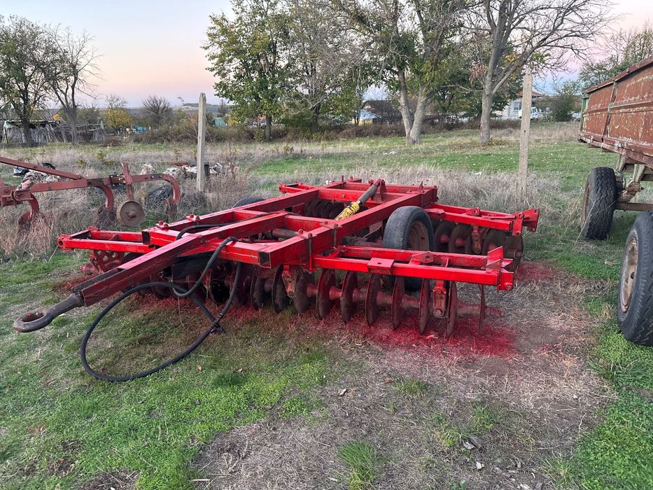 Сеялка , дискова брана ,плуг и сеносъбирач !