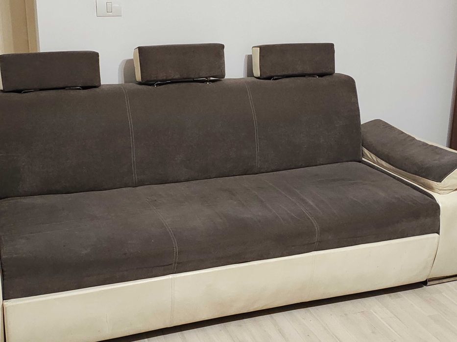 Canapea extensibila ,model frumos