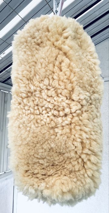 Медицинска възглавница Kaiser агнешка кожа