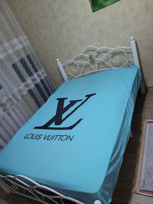 Продам кровать с вязи с переездом, 205х160 размеры