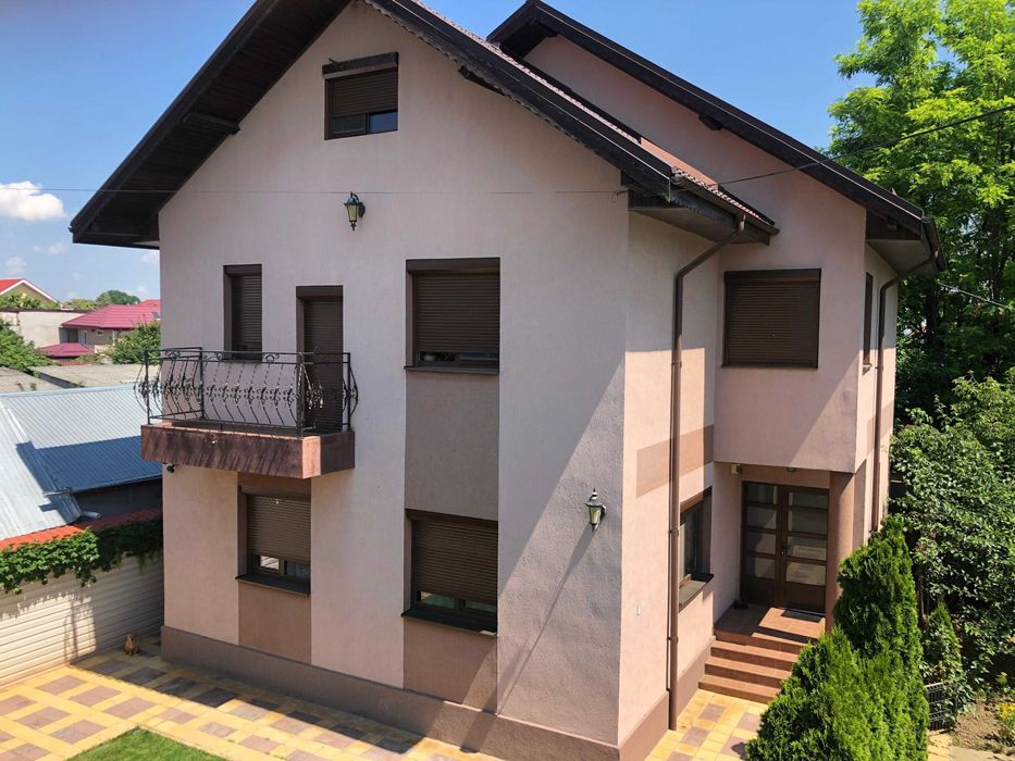 Casă de vânzare Călărași, str. București (P+1+M)