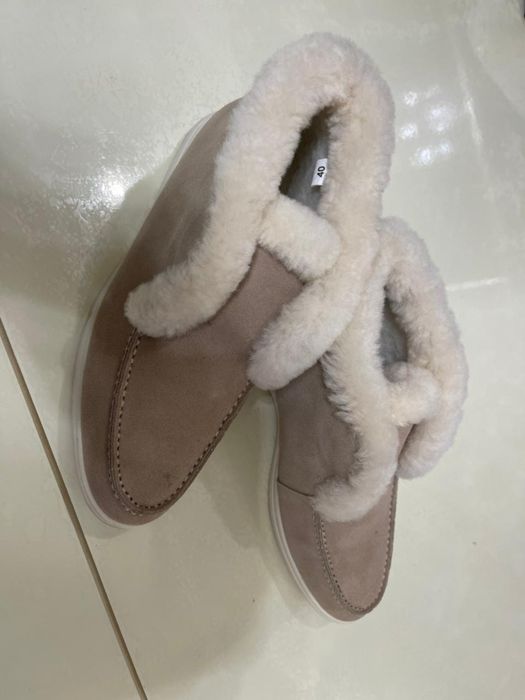 Продам лоро пиано зимний женский