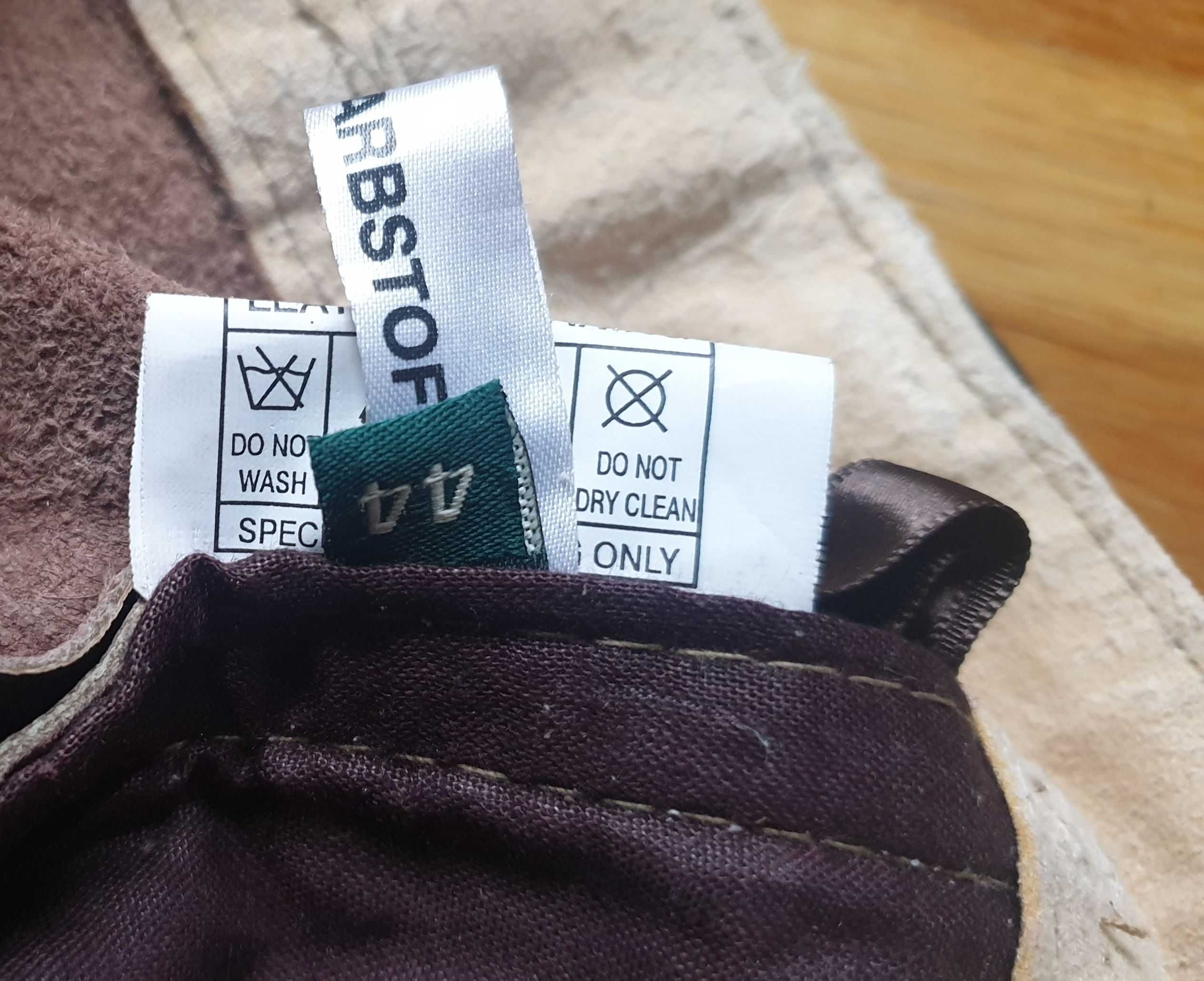 Pantaloni scurti bavarezi din piele naturala marimea 44 Edelnice