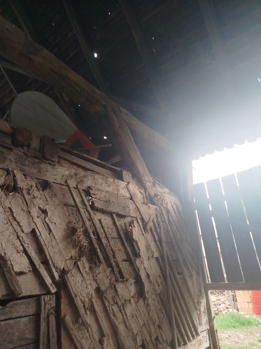 Vând sură veche 15 metri lungime 9 latime