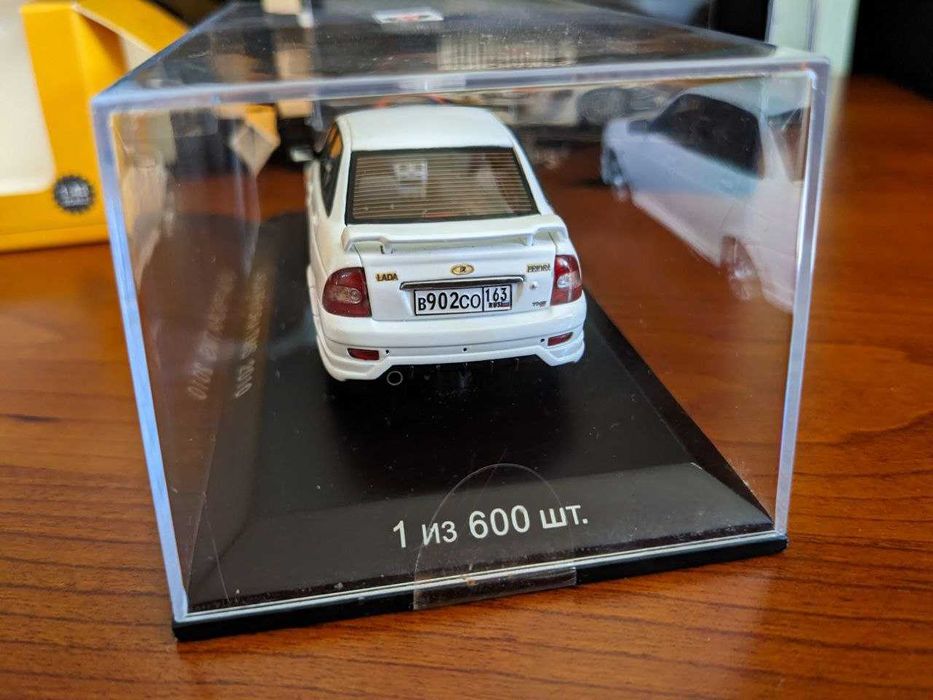 Коллекционная модель Lada Priora TMS 1:43
