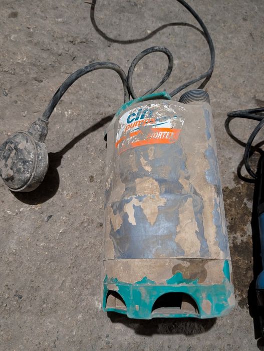 Продавам потопяеми дренажни помпи за мръсна вода