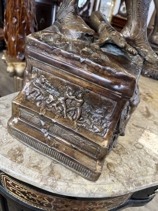 Doua statuete vechi din bronz masiv