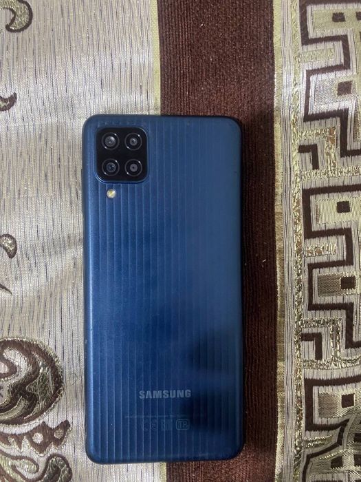 Samsung M12    Sotiladi
