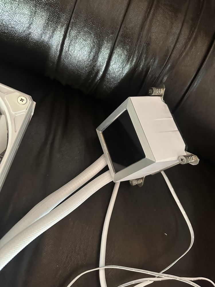 Водно охраждане Lian-Li HydroShift LCD 360R