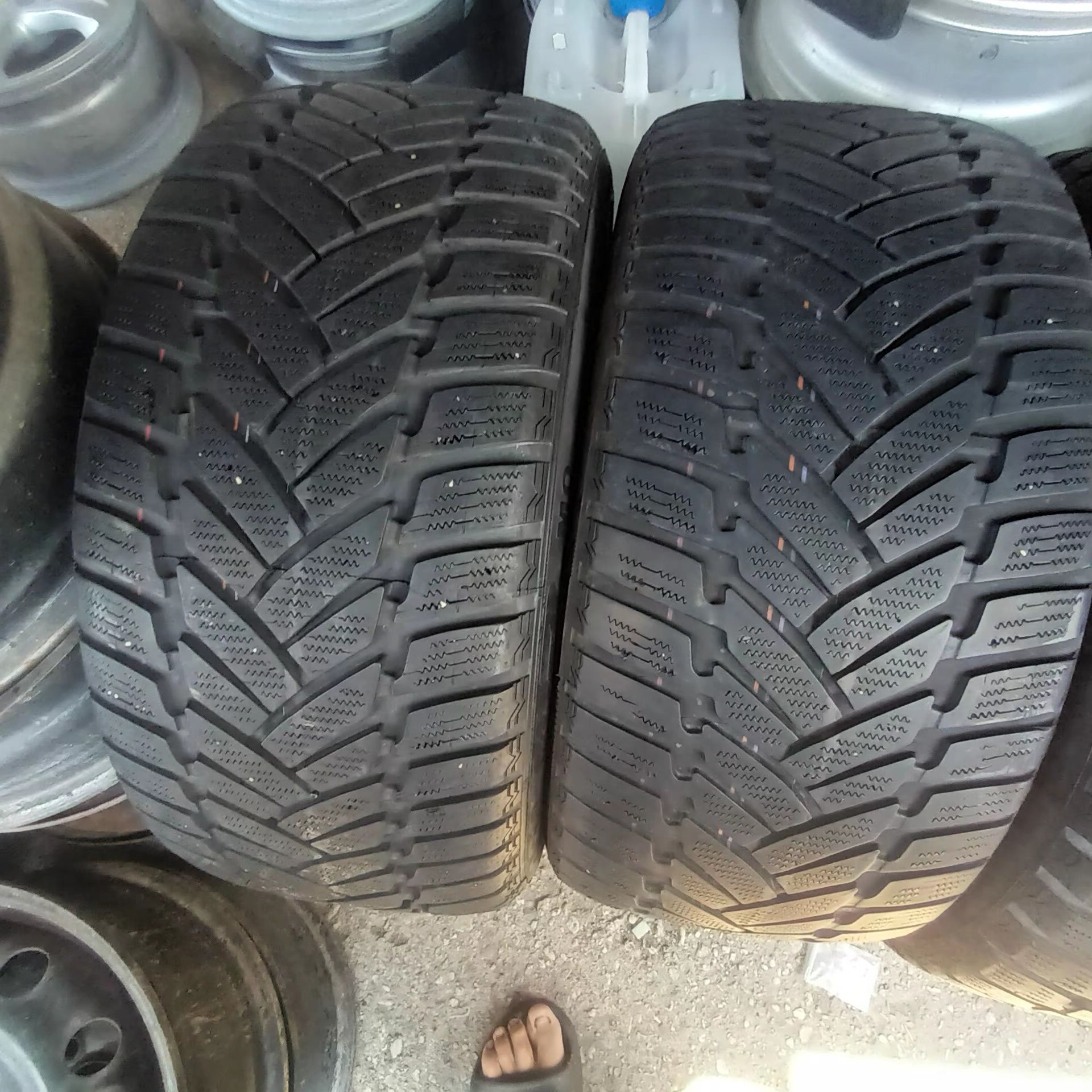 255 45 17 Dunlop 4броя зимни