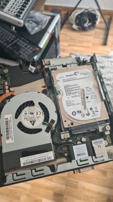 Vand/schimb  Mini pc Lenovo m700tiny