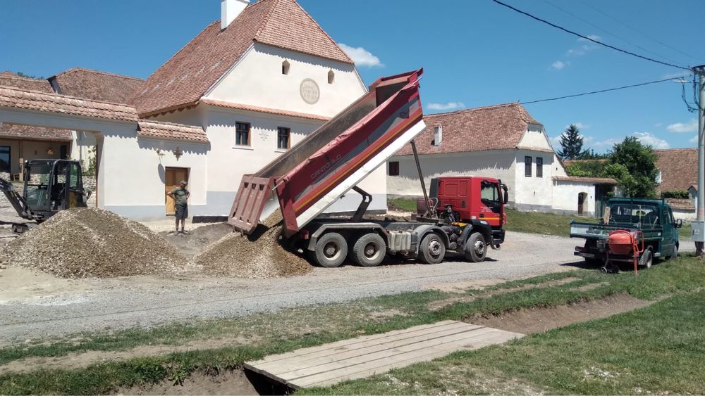 Excavari-decopertari curti-canal-apa-pavaj-pavaj istoric