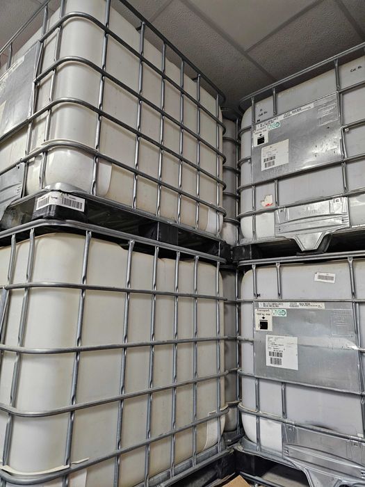 Еднотонки /бидони 1000 литра -перфектни /за хранителни нужди,вода,вино