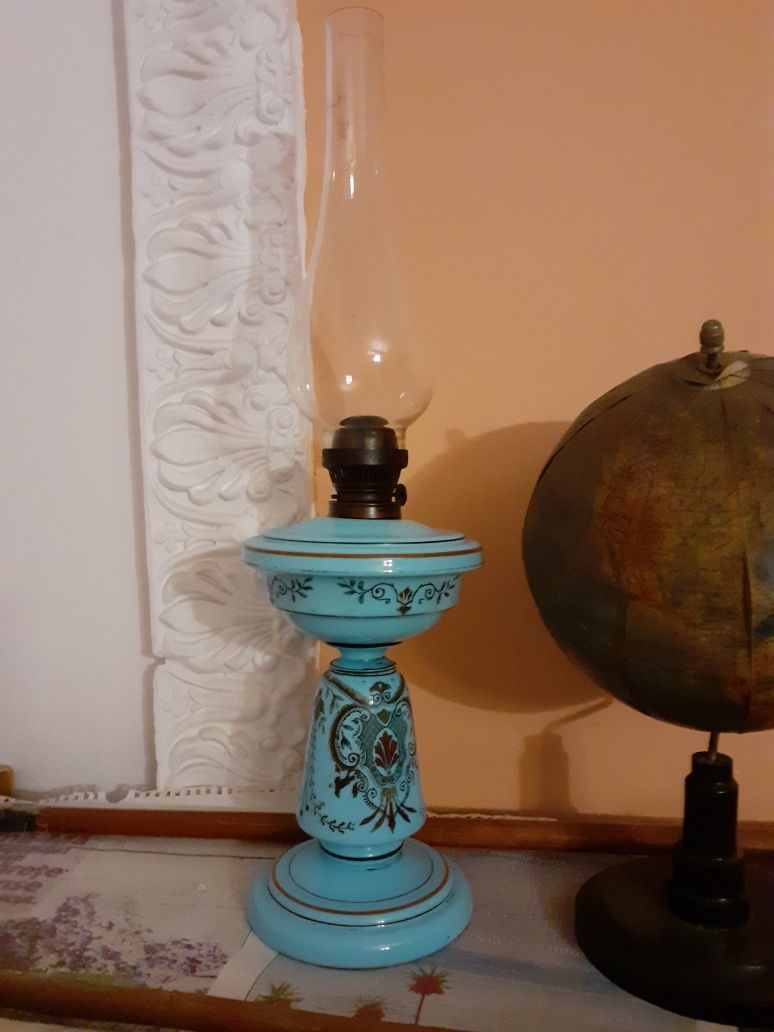 Lampa de masa sticla opalina albastră pictată