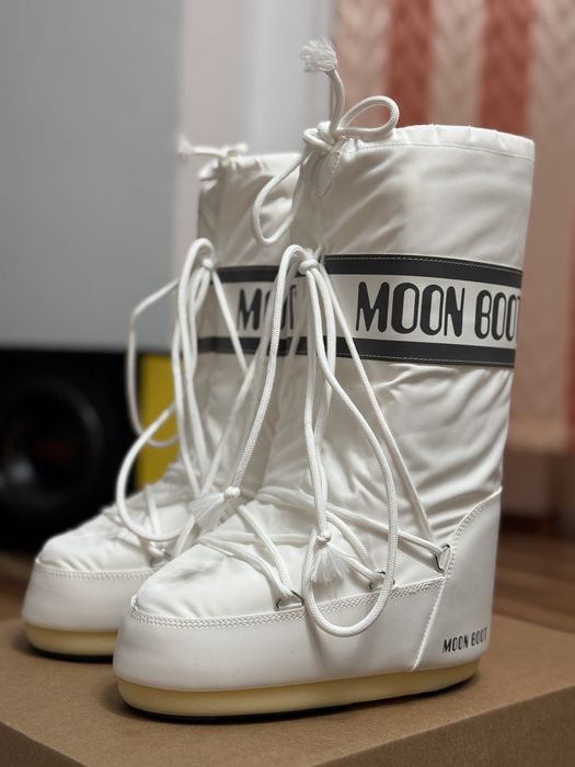 Moon Boots White Nylon NOI