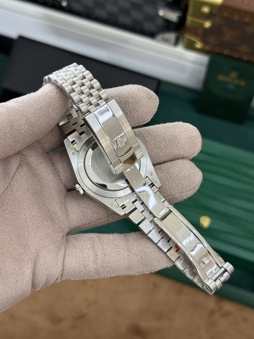 Rolex Date-Just 41mm Mint Dial