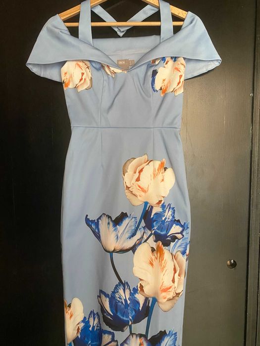 Прекрасна синя рокля с цветя на Asos, размер EU 34, UK 6.