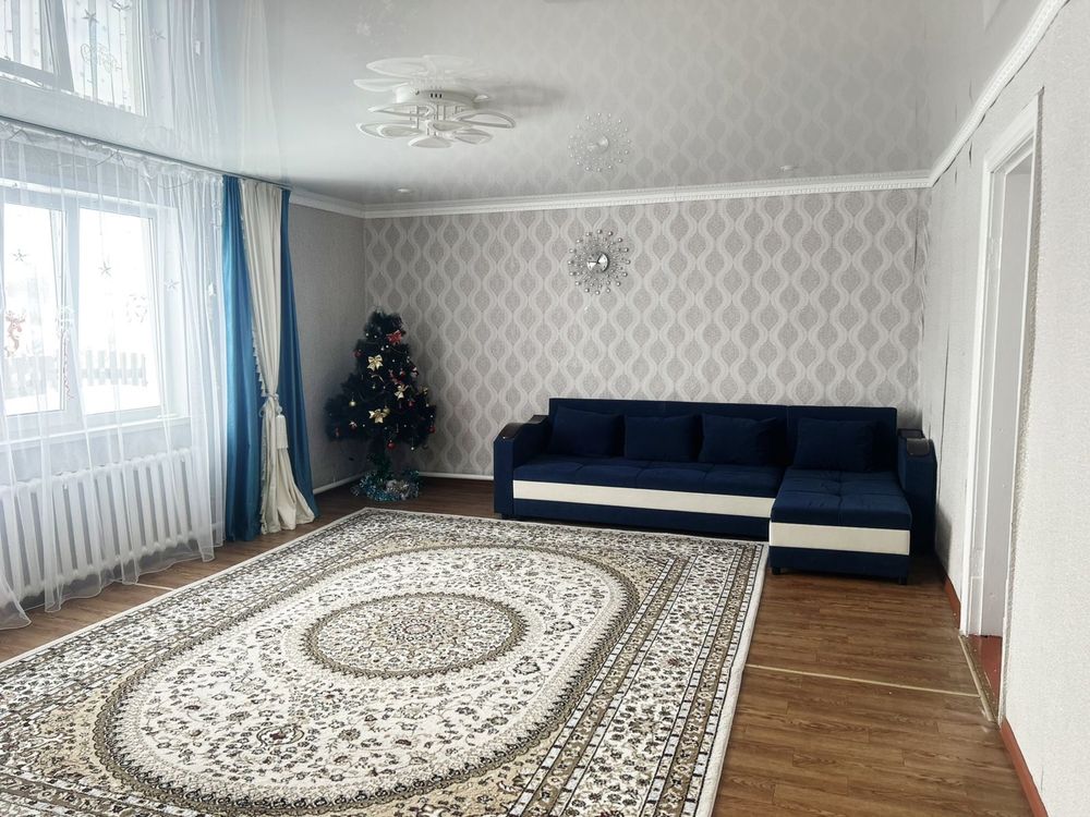 Продам дом шпальный, обложен кирпичем, теплый, благоустройный.Торг.