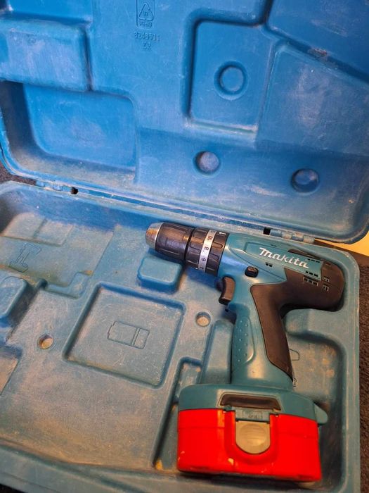 Винтоверт Makita 8391D/18V с батерия 1.3Ah и куфар