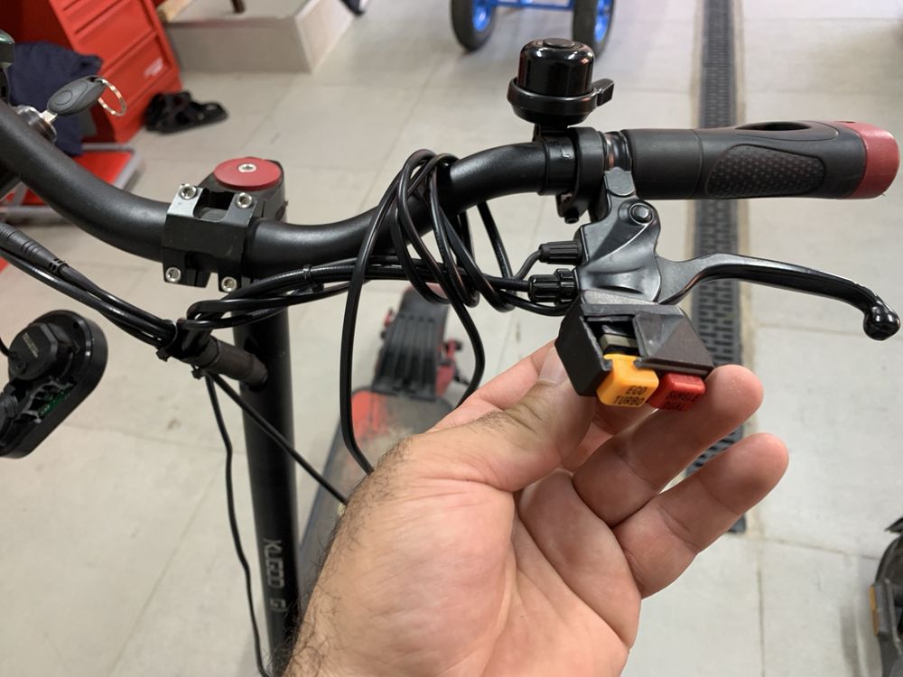 Продам электросамокат KUNGOO G1