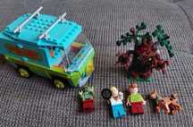 LEGO Scooby-Doo The Mystery Machine 75902