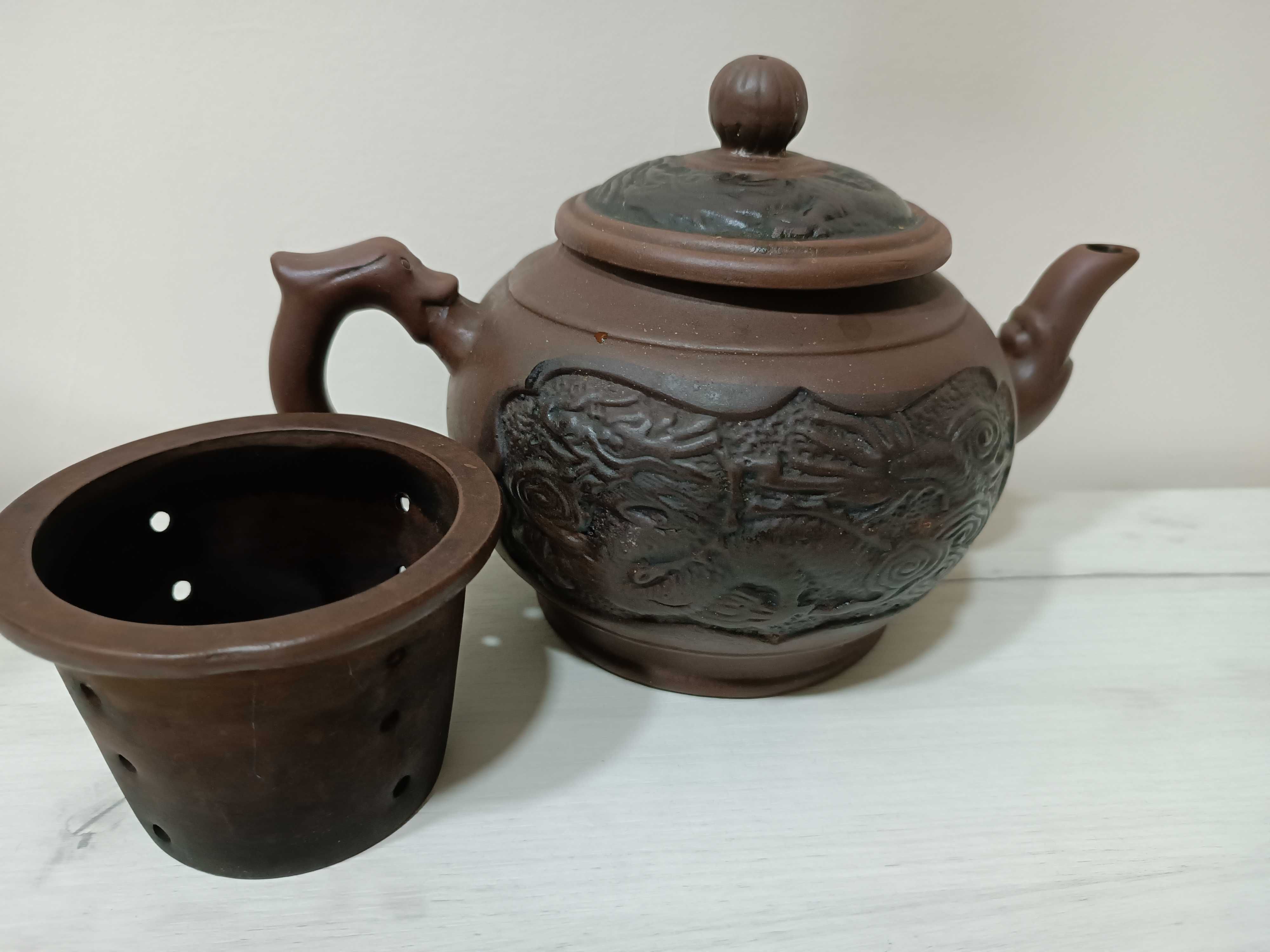 Антикварный чайник из исинской глины. Старый Китай.
