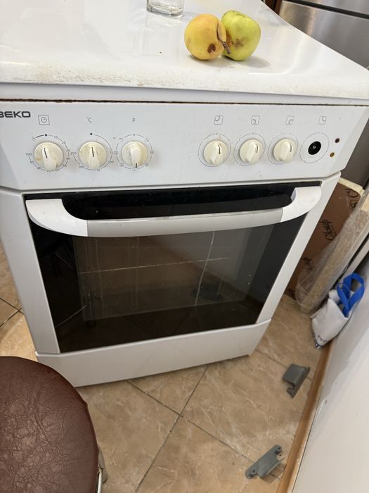 Продам электрическую плиту