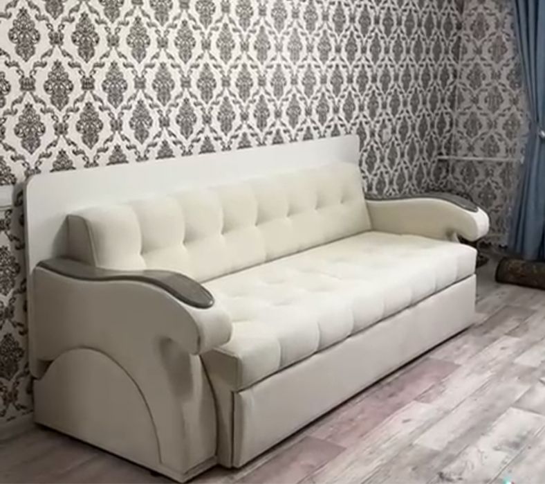 Продается диван стол раздвижной