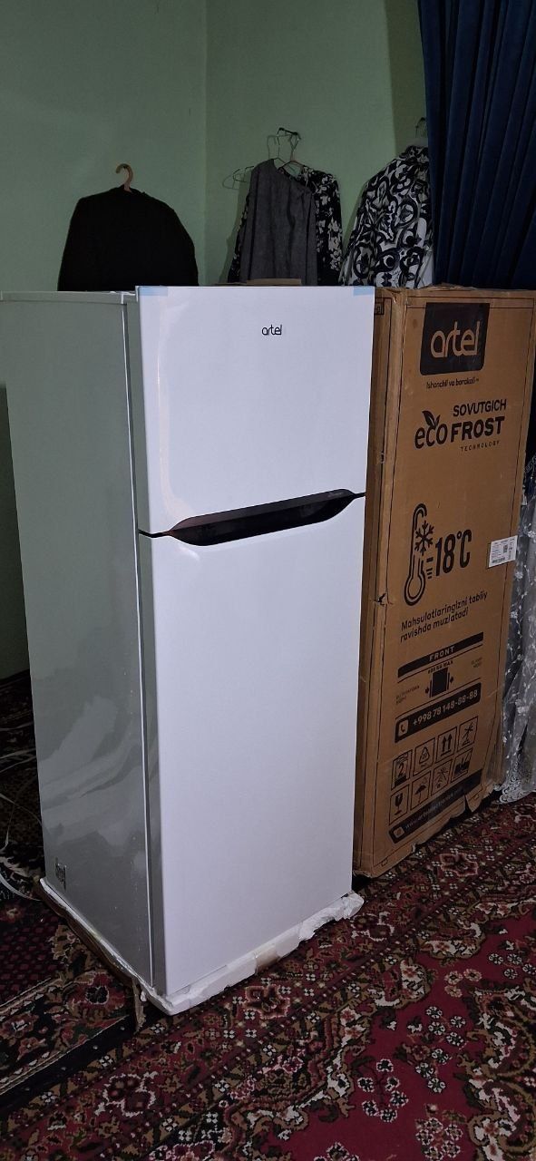 Срочно продам холодильник почти новый сро