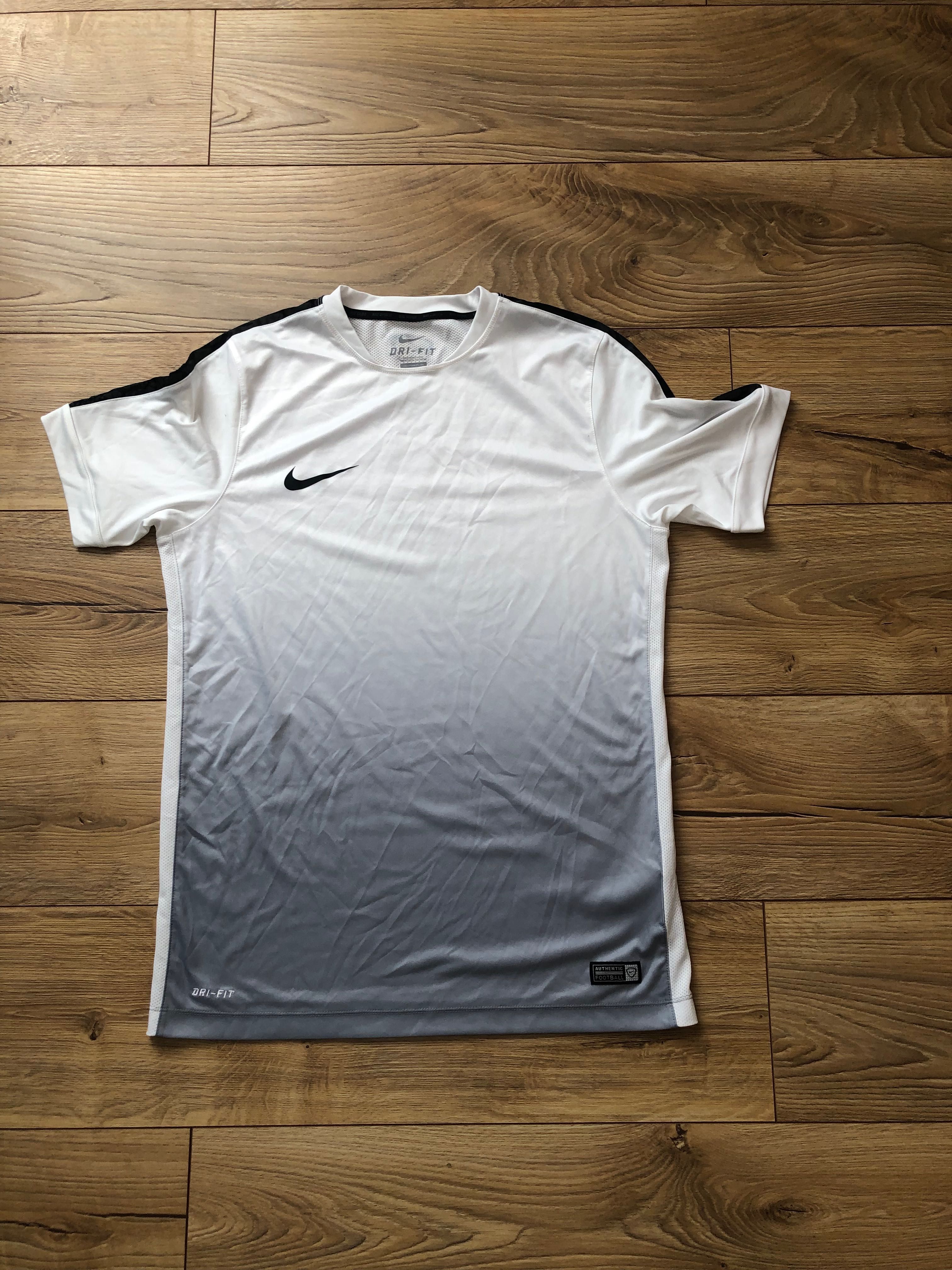 NIKE-tricou in stare impecabila,ca si NOU, pentru barbati