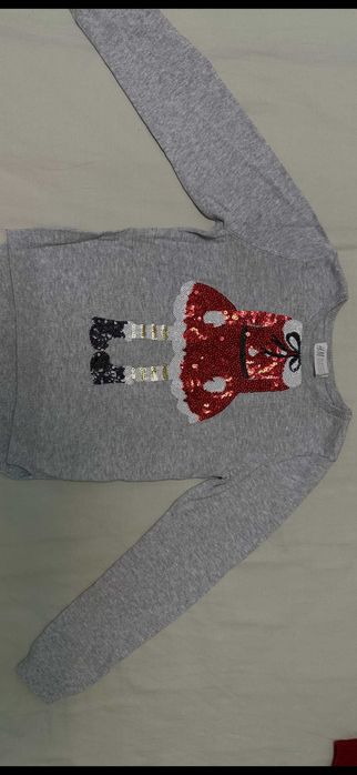 Красива коледна блуза на H&M за момиченце