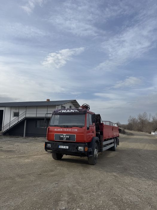 MAN 18.224 echipat cu macara