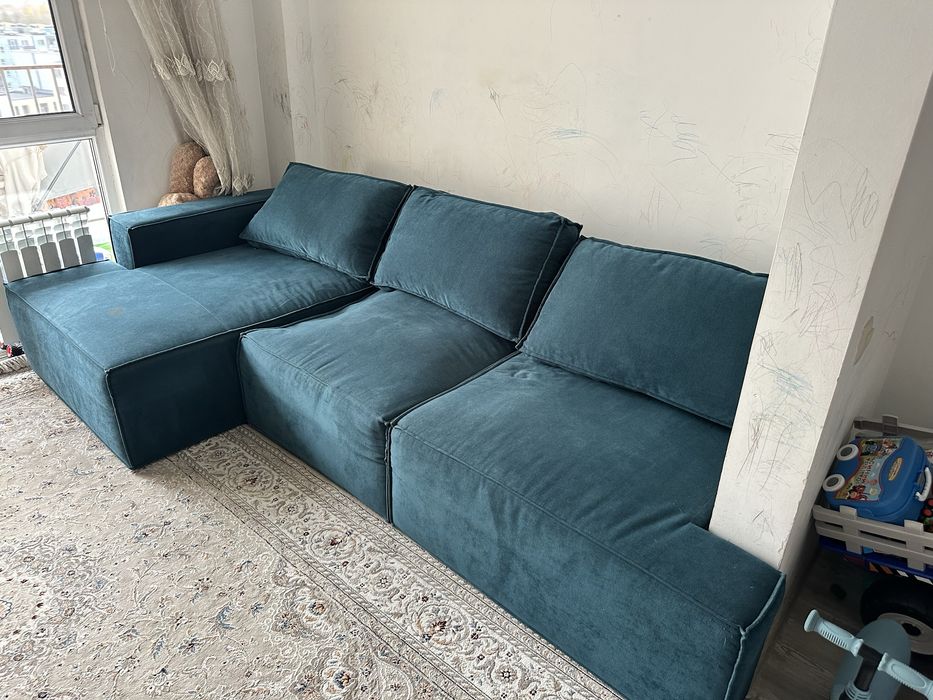 Молульный диван с независимыми подушками