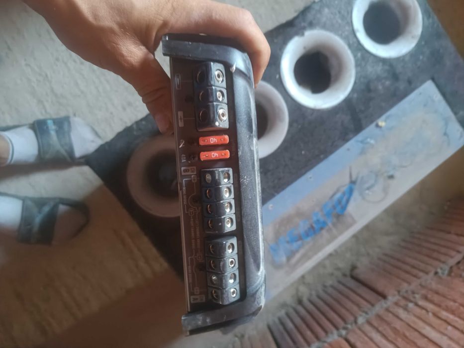 Amplificator plus subwoofer auto 1600 w