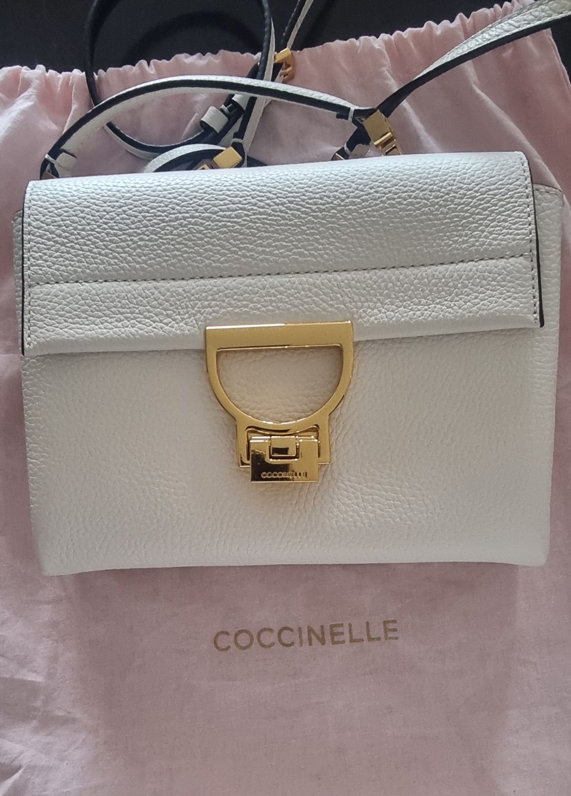Дамска чанта COCCINELLE оригинална , естествена кожа