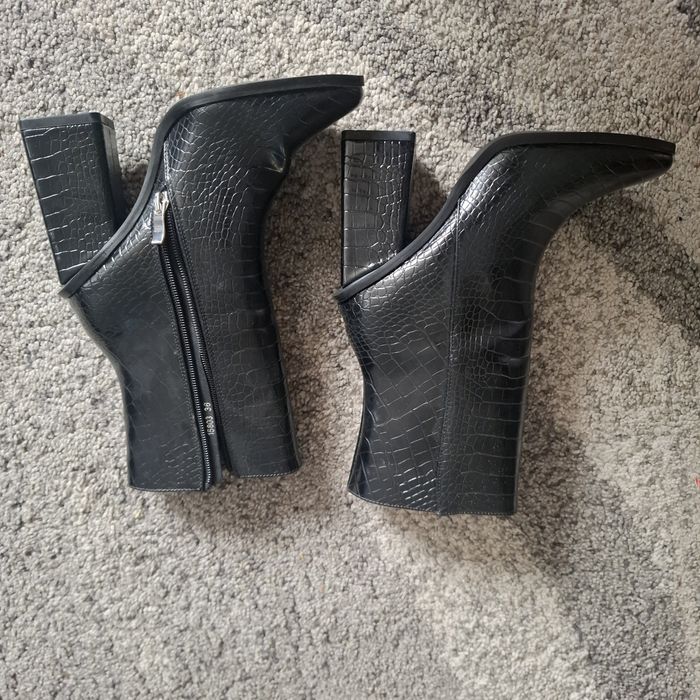 Botine noi marimea 36