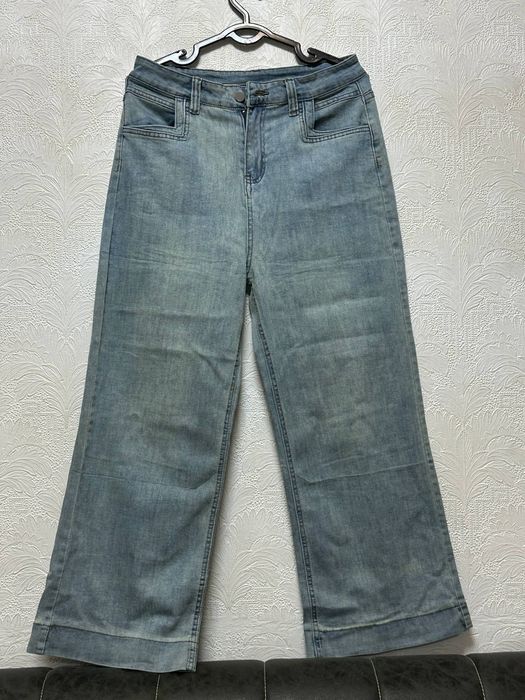 Новые стильные джинсы свободного кроя