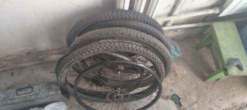 Продаю диски и 2 рамы, на запчасти или восстановление