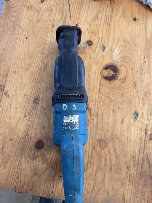 Fierăstrău  Makita JR3070CT