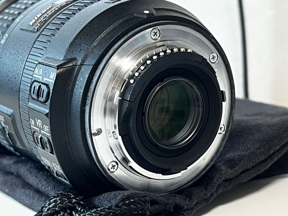 Обектив Nikon AF-S DX NIKKOR 18-200mm f3.5-5.6G ED VR II